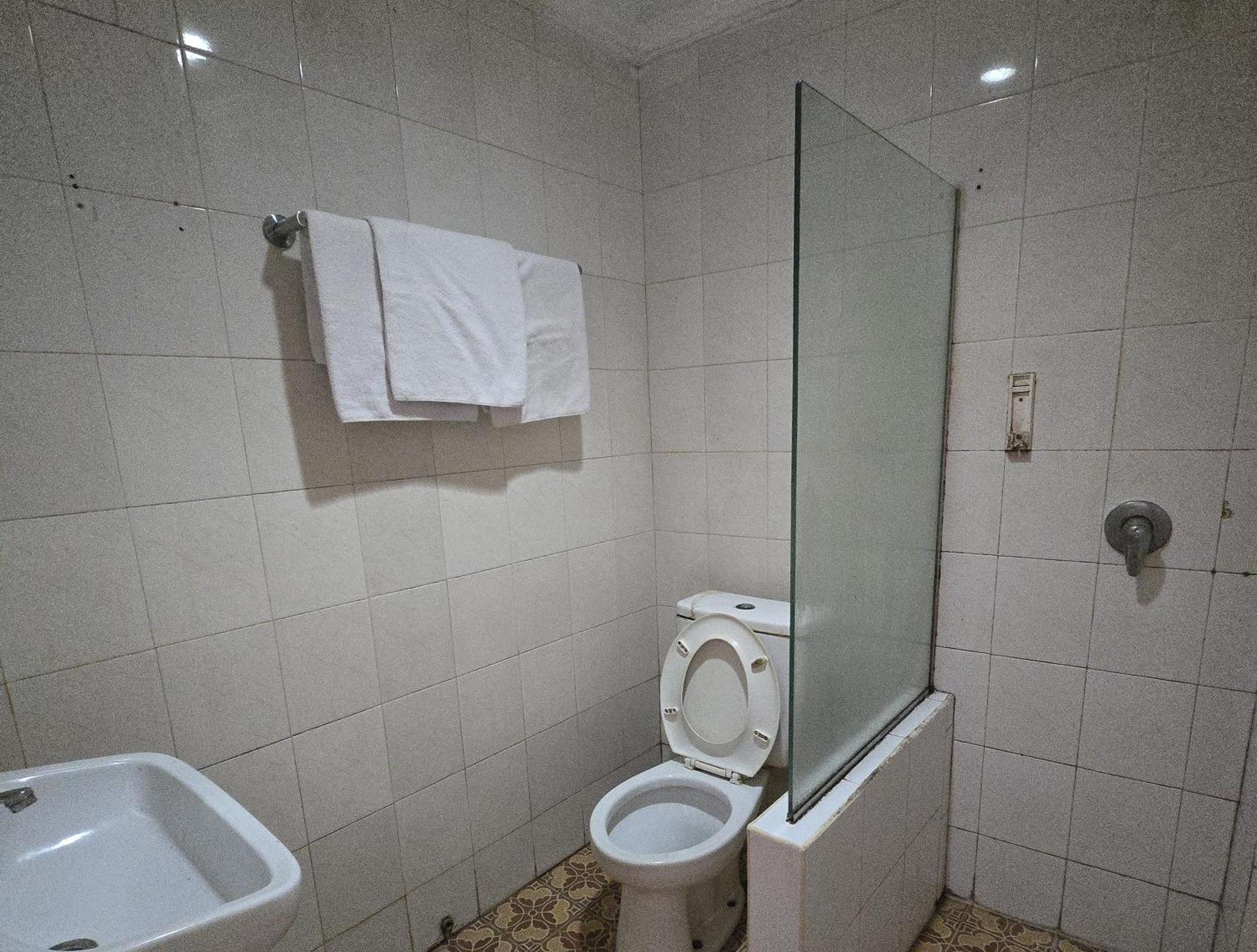 Hotel Maxim Kwitang Dżakarta Pokój zdjęcie